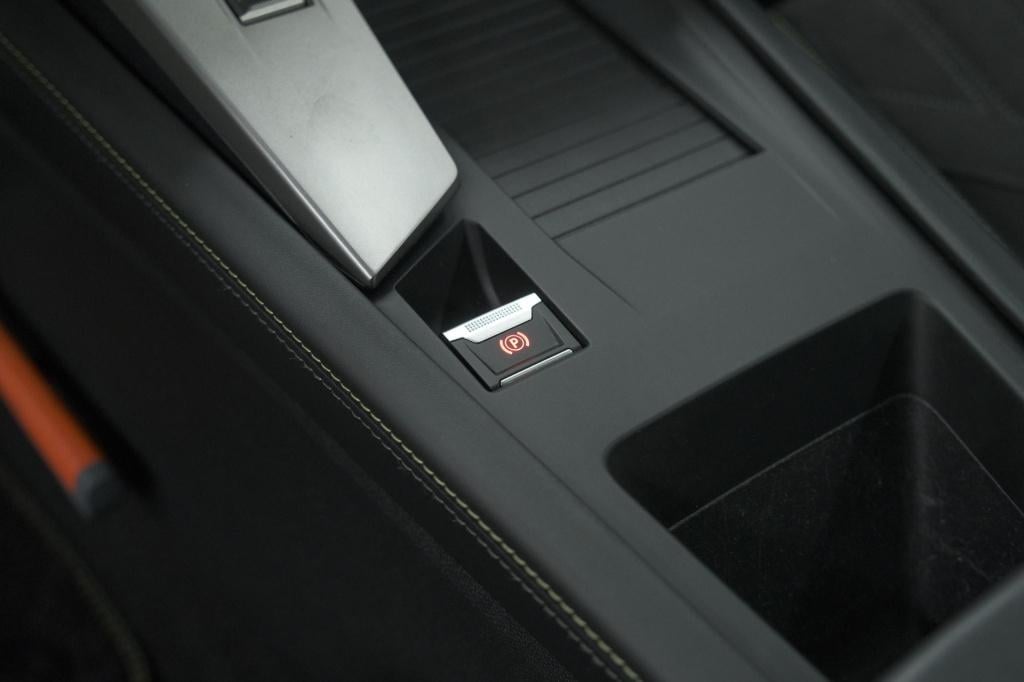 Peugeot 408 1.6 plug-in hybrid gt 180 e-eat8 | schuif-/kanteldak | alcantar