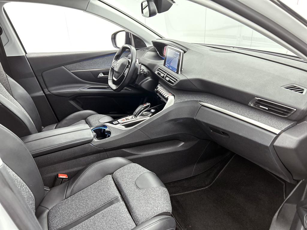 Peugeot 3008 1.2 puretech blue lease premium avantage