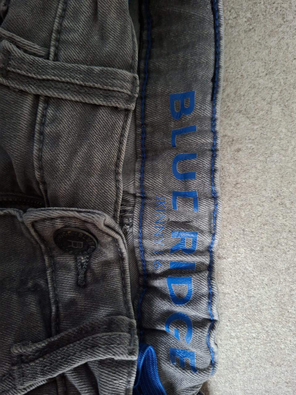 Spijkerbroeken maat 146