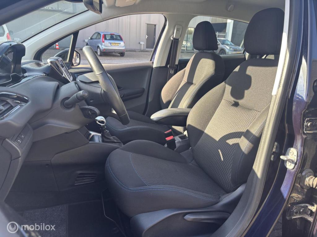 Peugeot 208 1.2 puretech signature 110pk