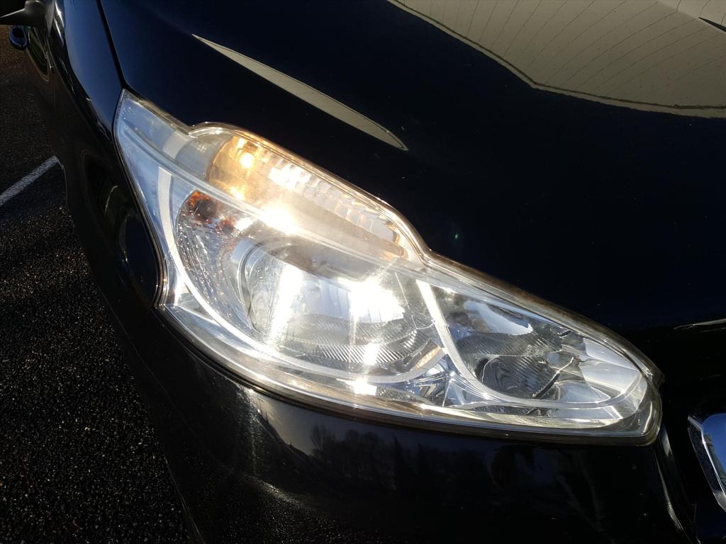 Peugeot 208 1.2 vti 82pk 5d urban soul navigatie | cruise control | airco |