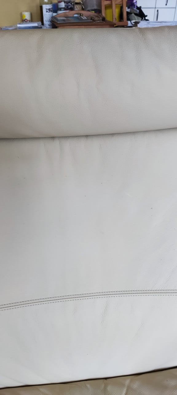 5x Vrij nieuwe Poang Ikea fauteuils - creme echt lederen kussens