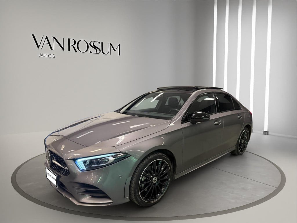 Mercedes-Benz A-Klasse 250 e amg line pano led matrix