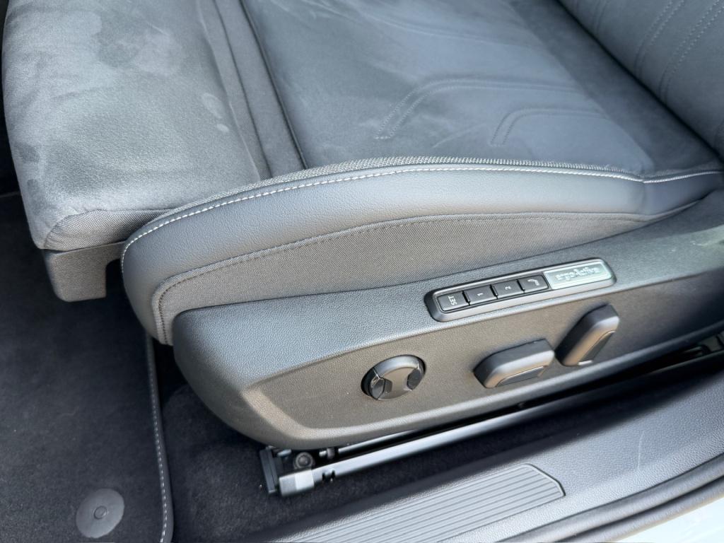 Volkswagen Golf 1.5 ehybrid 204pk style | 360 camera | ergo stoel | adapt. 