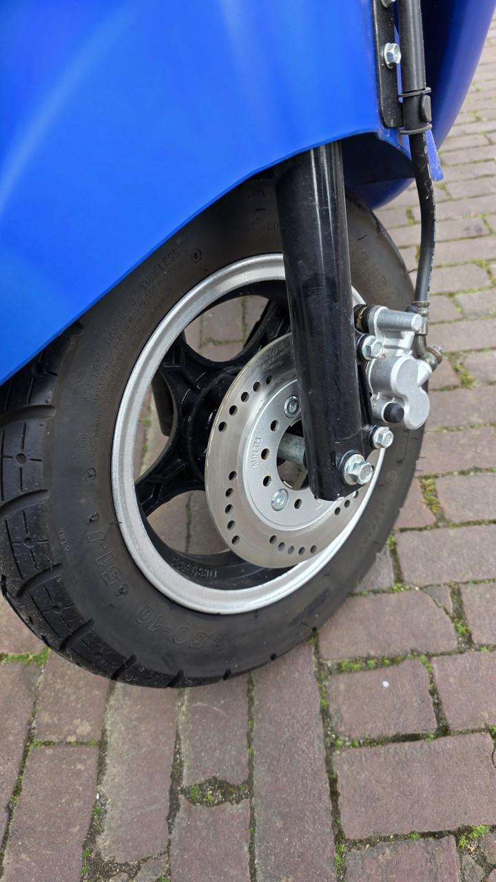 Iva Lux Snorbrommer / 4 takt 2017 / 850 km / 2e eigenaar / zeer zuinig