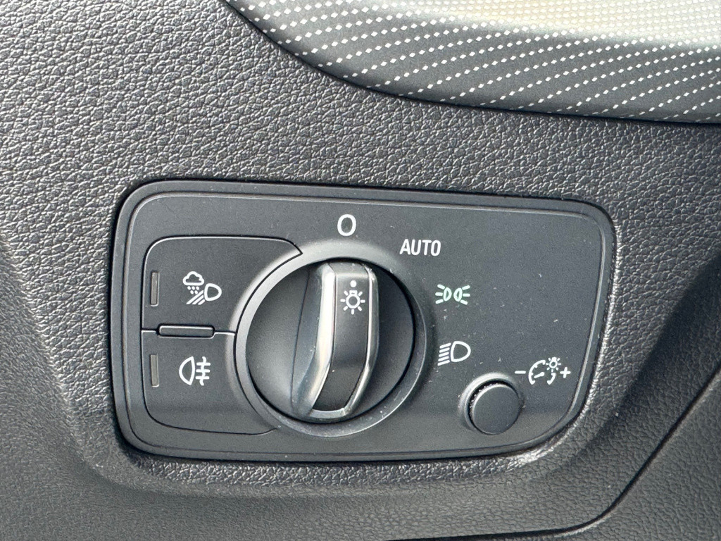 Audi Q2 1.4 tfsi cod * carplay * sfeerverlichting * stoelverwarming