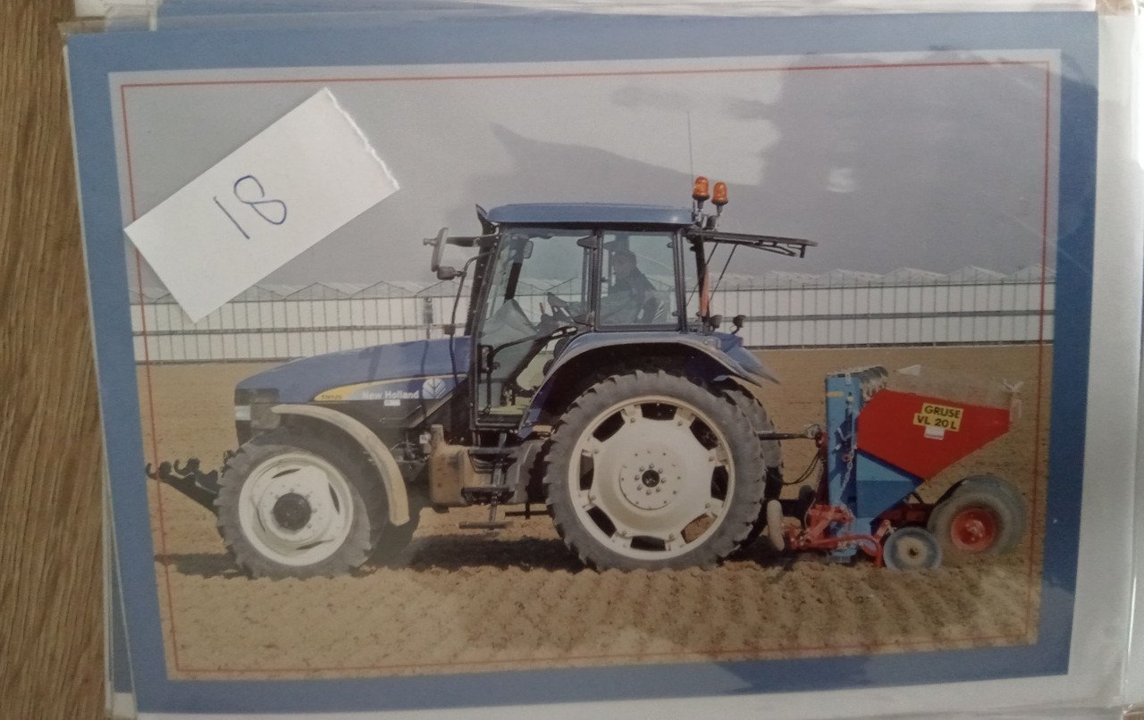 285 ansichtkaarten en dubbele met envelop. Tractor