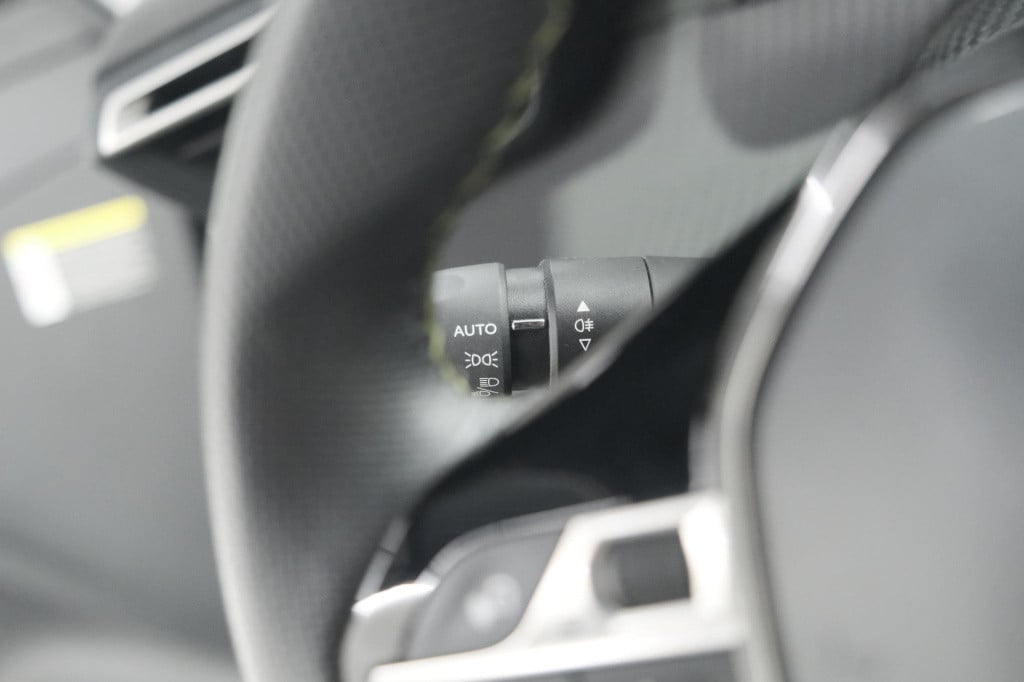 Peugeot 208 puretech 100 gt | camera | navigatie | apple carplay | parkeers