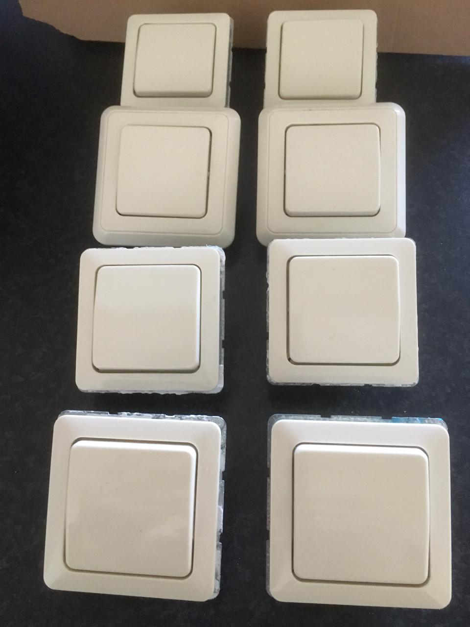 4 stuks Jung sokkel inbouw wisselschakelaar nr. 506 EU