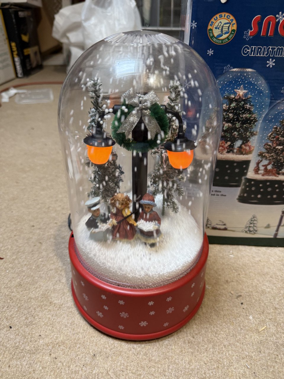 Snowing cristmas decoration