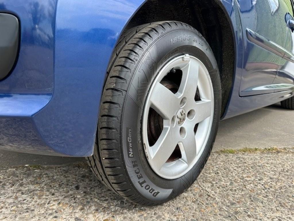 Peugeot 207 1.4 vti xs