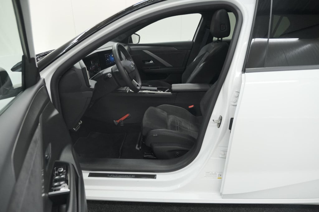 Opel Astra electric 54 kwh gs ultimate | elektrisch panoramdak | 360 camera