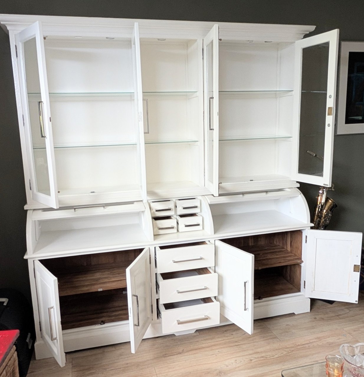 Wit houten vitrinekast/buffetkast/apothekerskast
