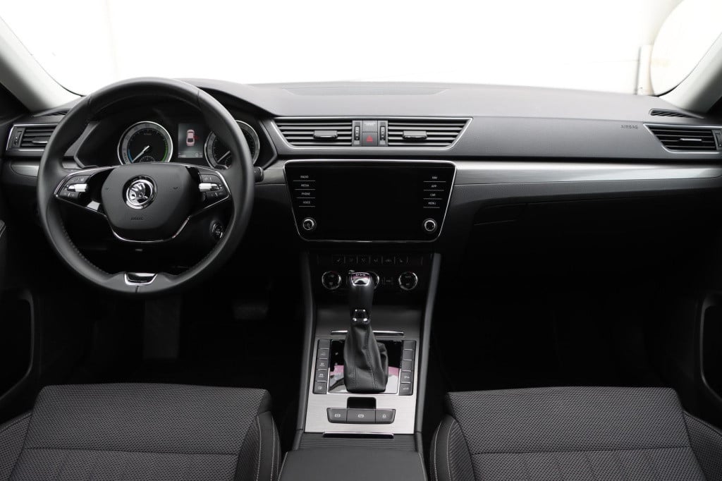 Skoda Superb 1.4 tsi iv business edition 218pk dsg6