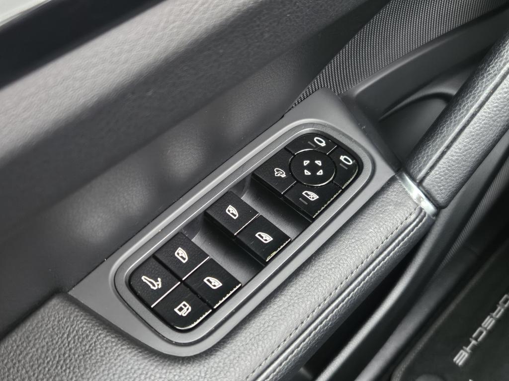 Porsche Cayenne coupé 3.0 e-hybrid | sport chrono | pano | nl-auto