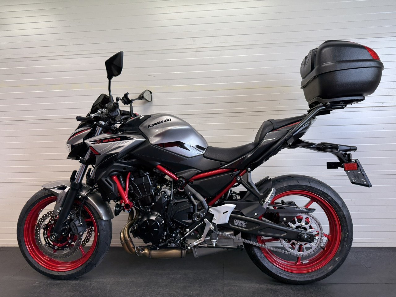 Jonge Kawasaki Z650 slechts 1400km bj 2023!