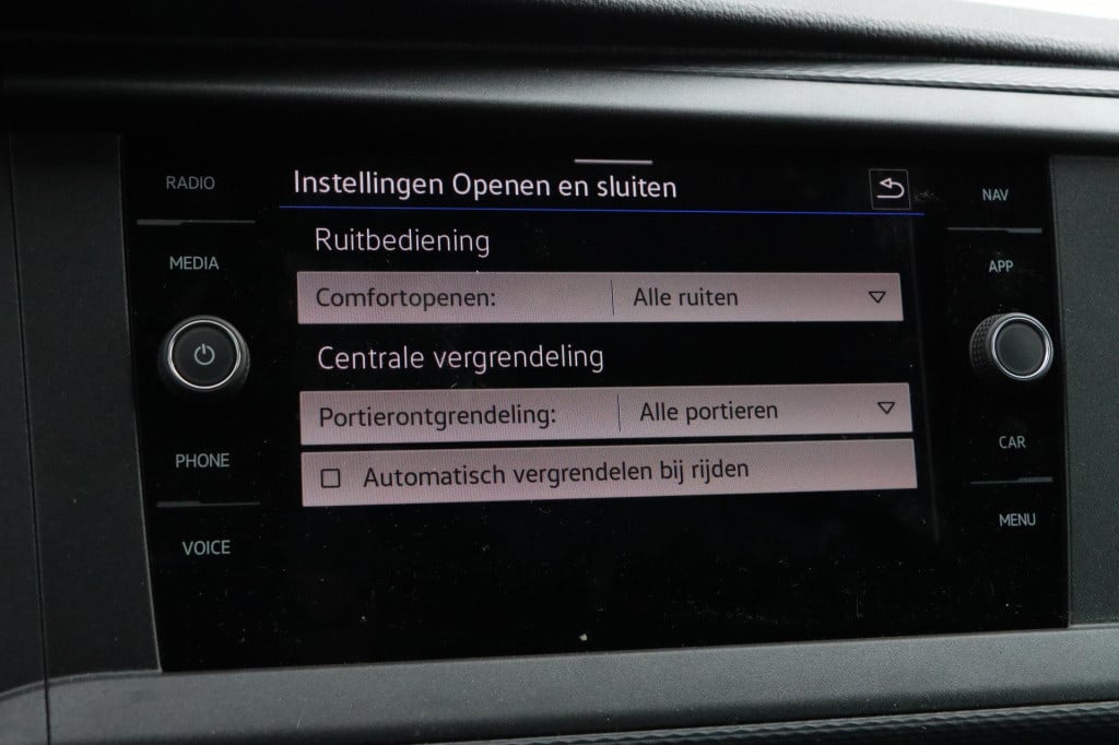 Volkswagen Transporter 2.0 tdi l2h1 28 comfortline 110pk