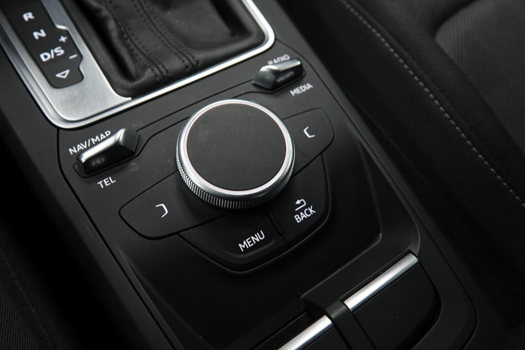 Audi Q2 30 tfsi sport | acc | led | pdc | parkassist |