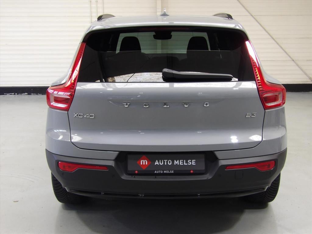 Volvo XC40 b3 163pk mild hybrid aut plus dark
