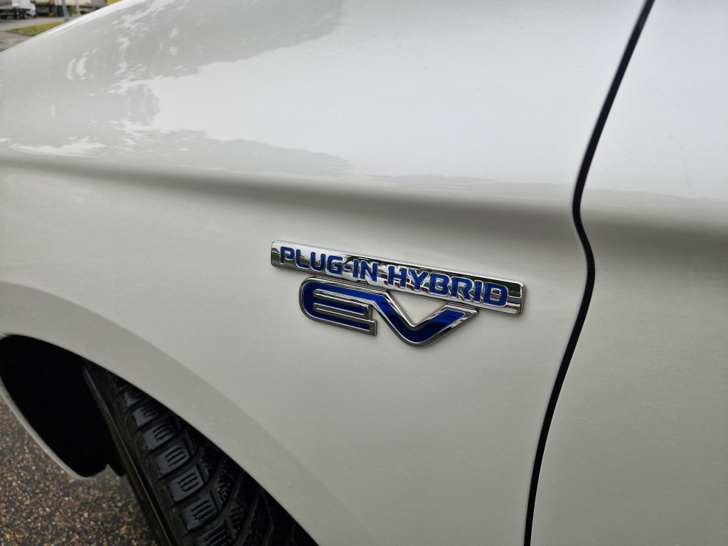 Mitsubishi Outlander 2.0 phev instyle+