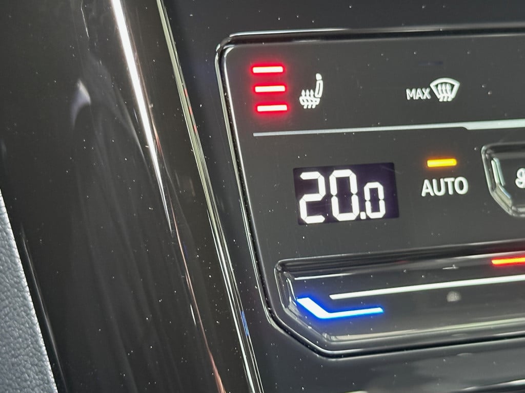 Volkswagen T-roc 1.5 tsi 150pk dsg r-line | camera | keyless | elek. achter