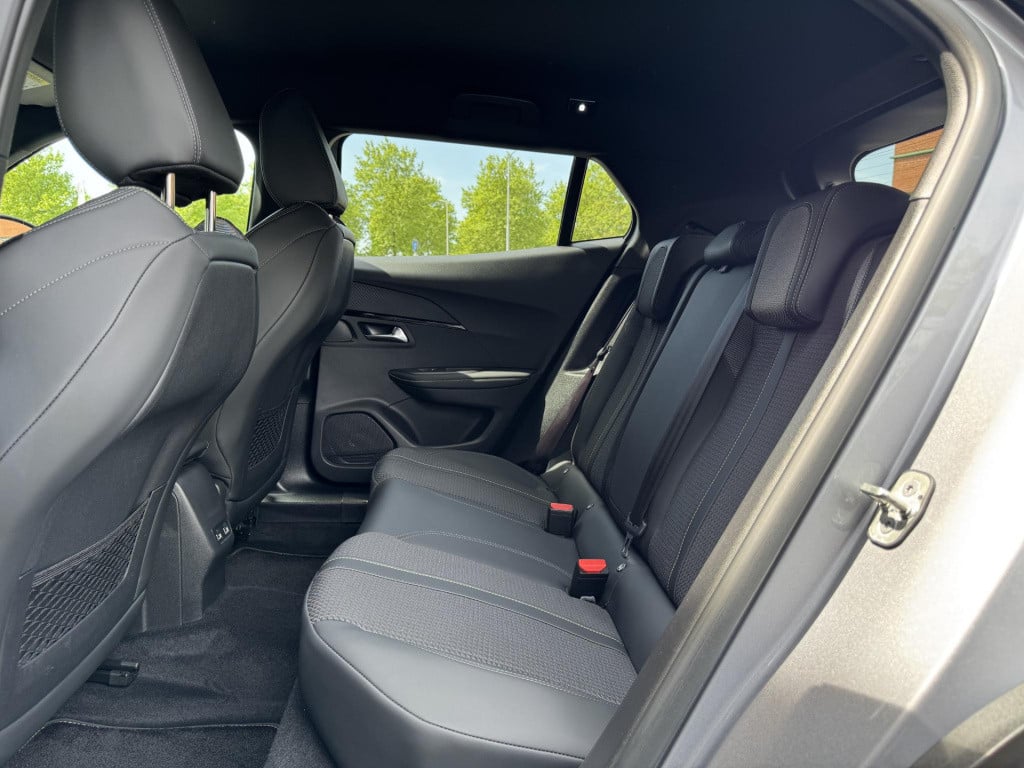 Peugeot E-2008 ev gt 50 kwh | adapt. cruise control | stoelverwarming | dod