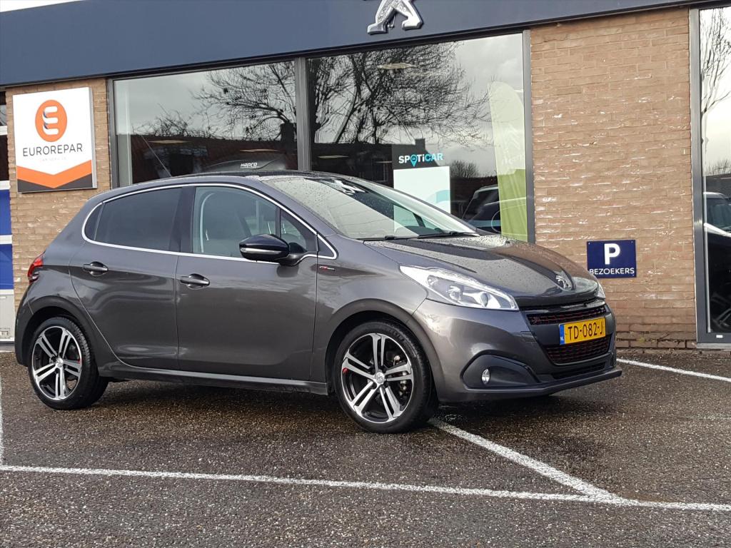 Peugeot 208 gt-line 1.2-110pk 5d vol-automaat(eat6) navigatie | trekhaak | 