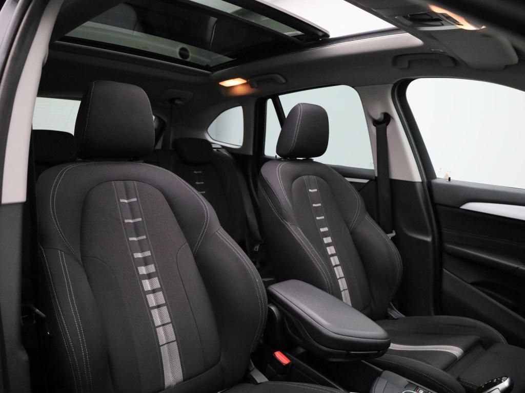 BMW X1 sdrive20i executive | automaat | apple carplay / android auto | pano