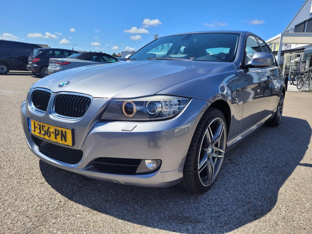 BMW 3-serie 316i business line navi.