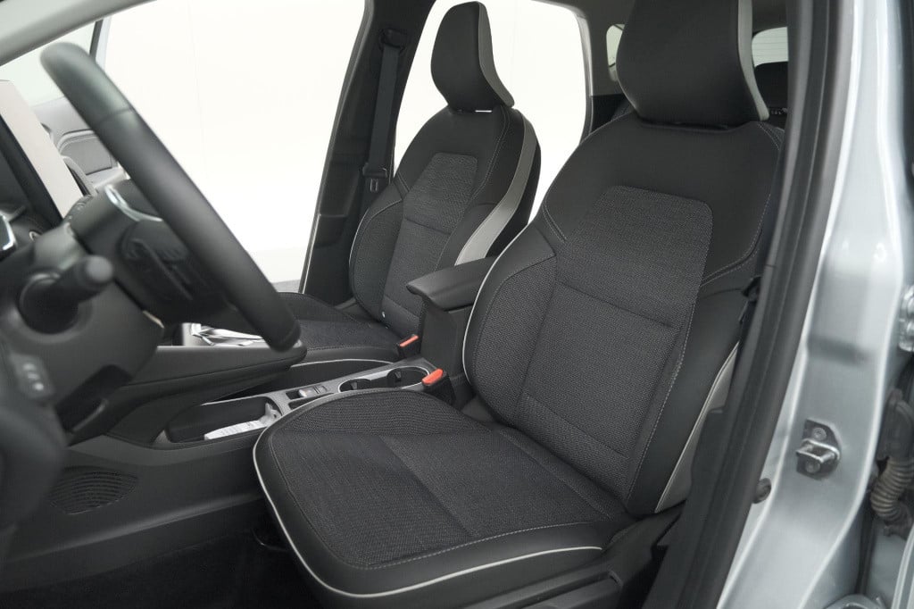 Renault Captur mild hybrid 140 edc techno | camera | 9.3 inch scherm | appl