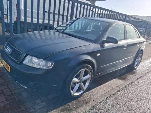 Audi A4 in onderdelen!