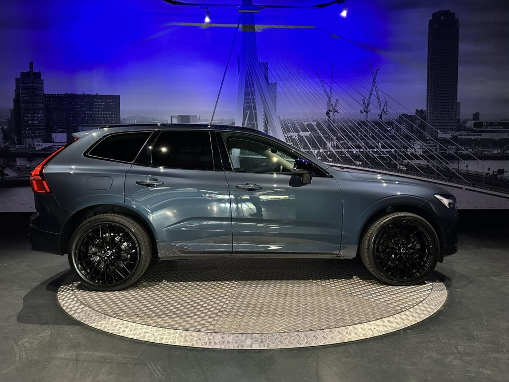 Volvo XC60 2.0 t6 plug-in hybrid awd plus dark *pano*hksound*leder*memory*
