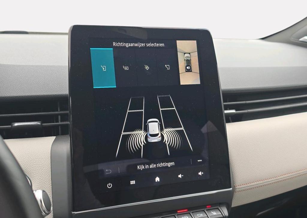 Renault Clio 1.6 e-tech hybrid 140 initiale paris