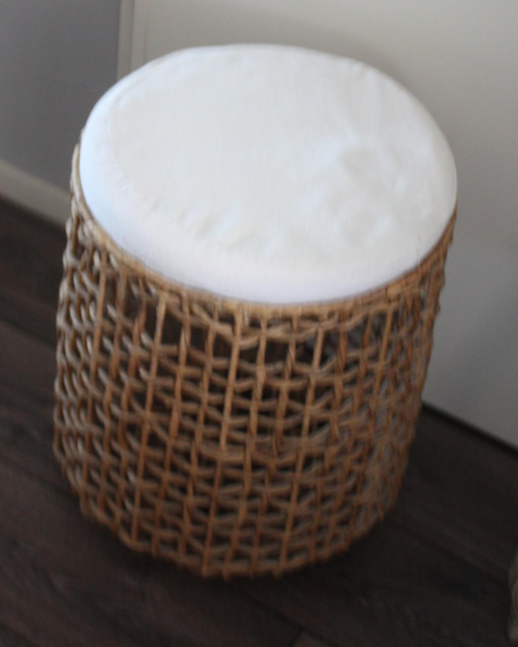 Rieten poef- opbergmand