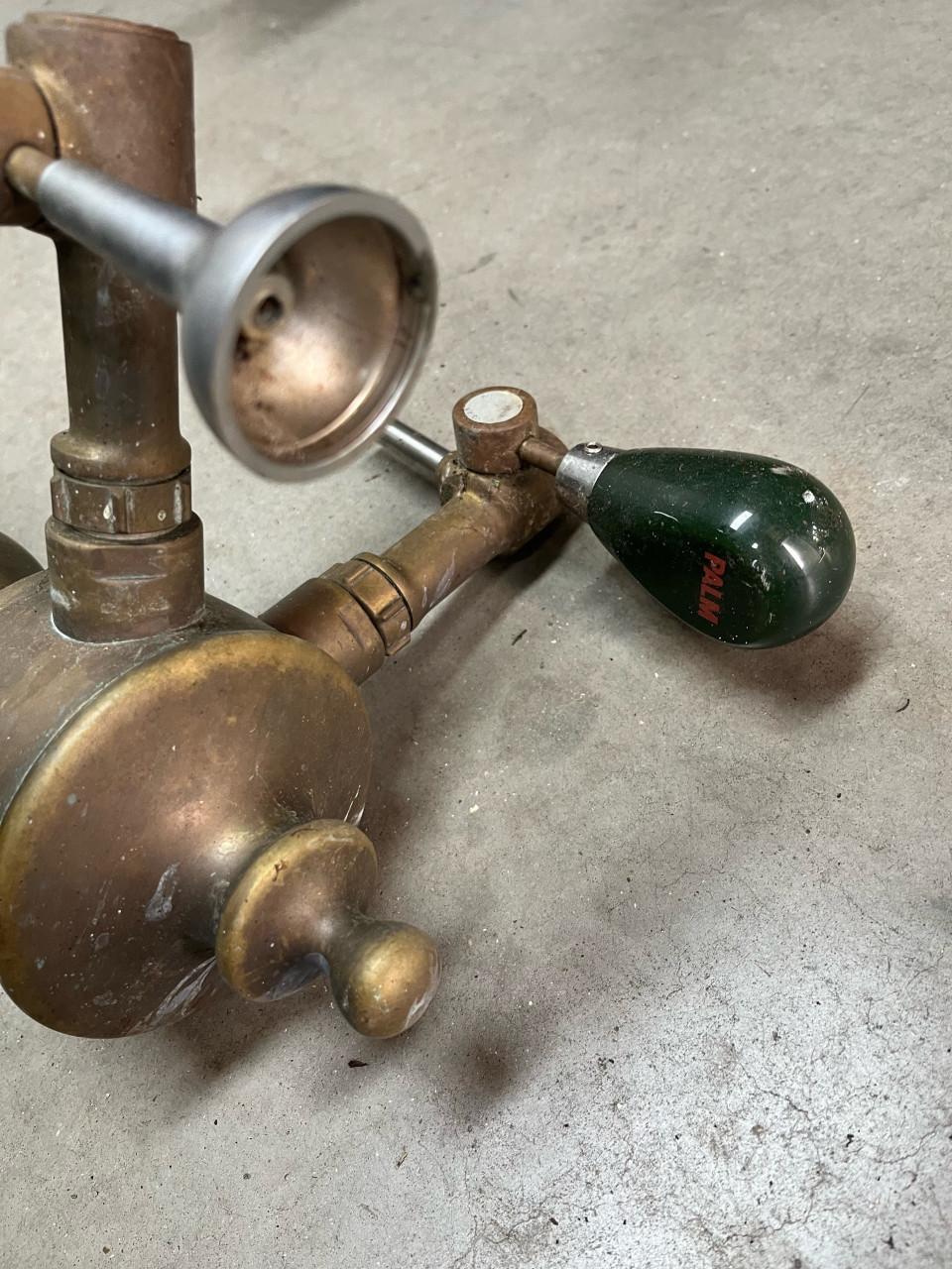 Schuurvondst :  Vintage messing Palm bier tapkraan,