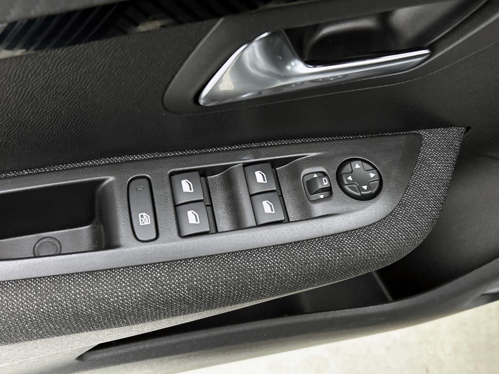 Peugeot 208 100 pk style | rijklaar | parkeersensoren | navigatie | apple c