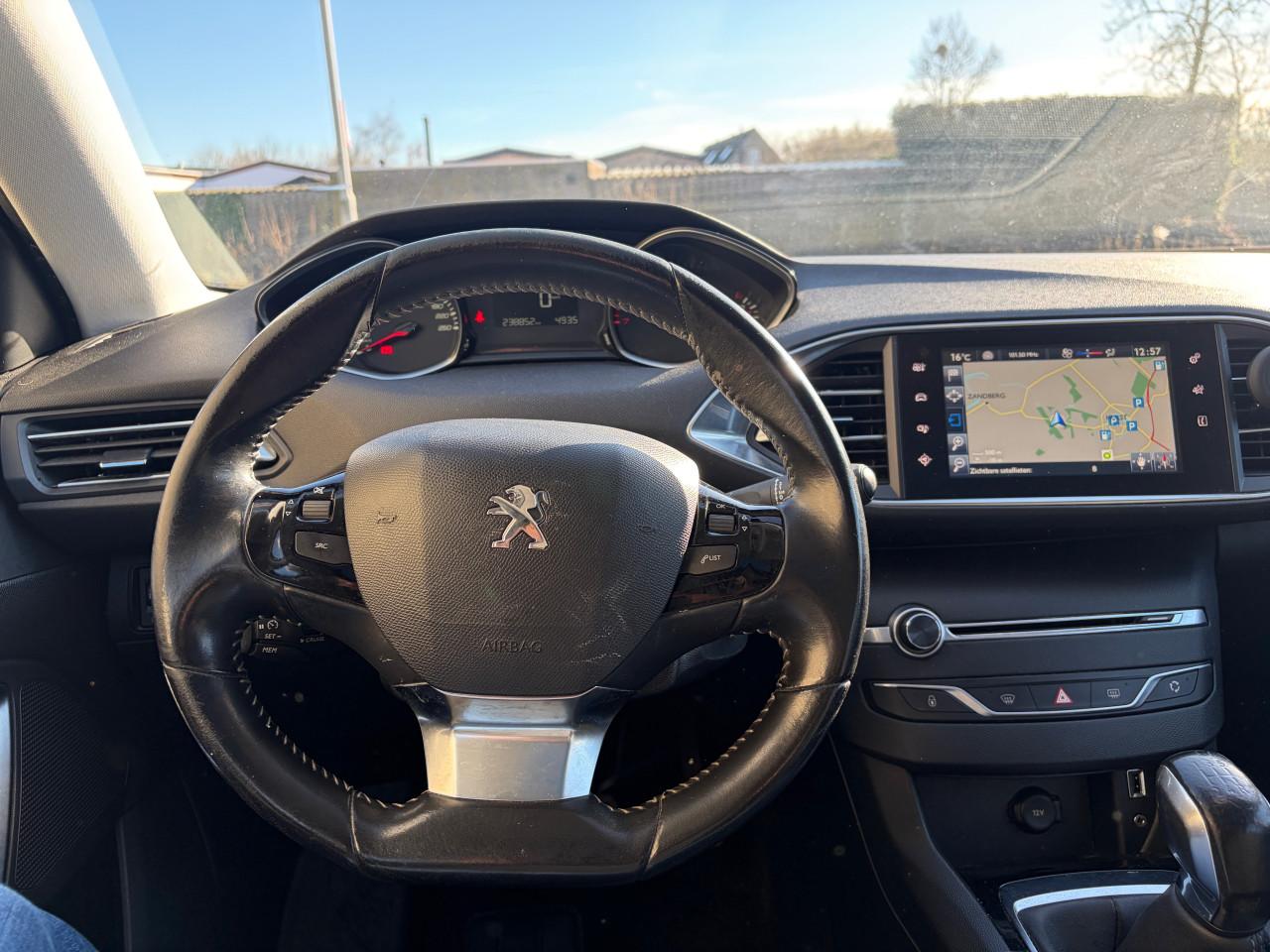 Peugeot 308 1.2 e thp sw 2015 airco navigatie