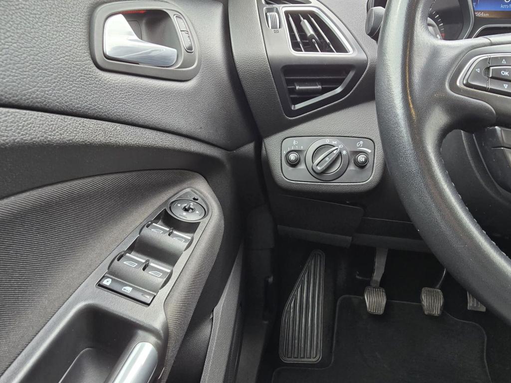 Ford C-max 1.0 titanium