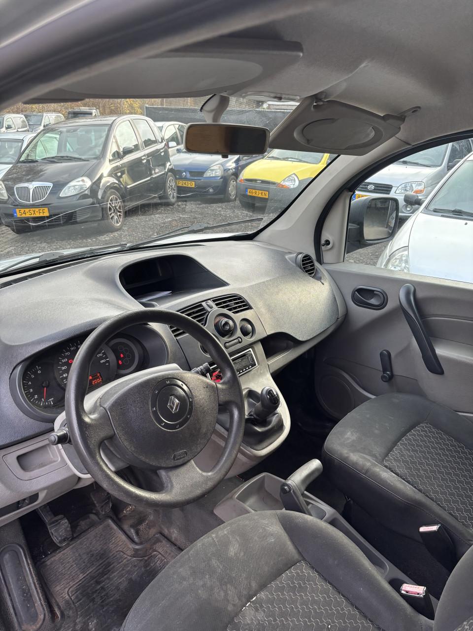 Renault kangoo met een jaar apk!