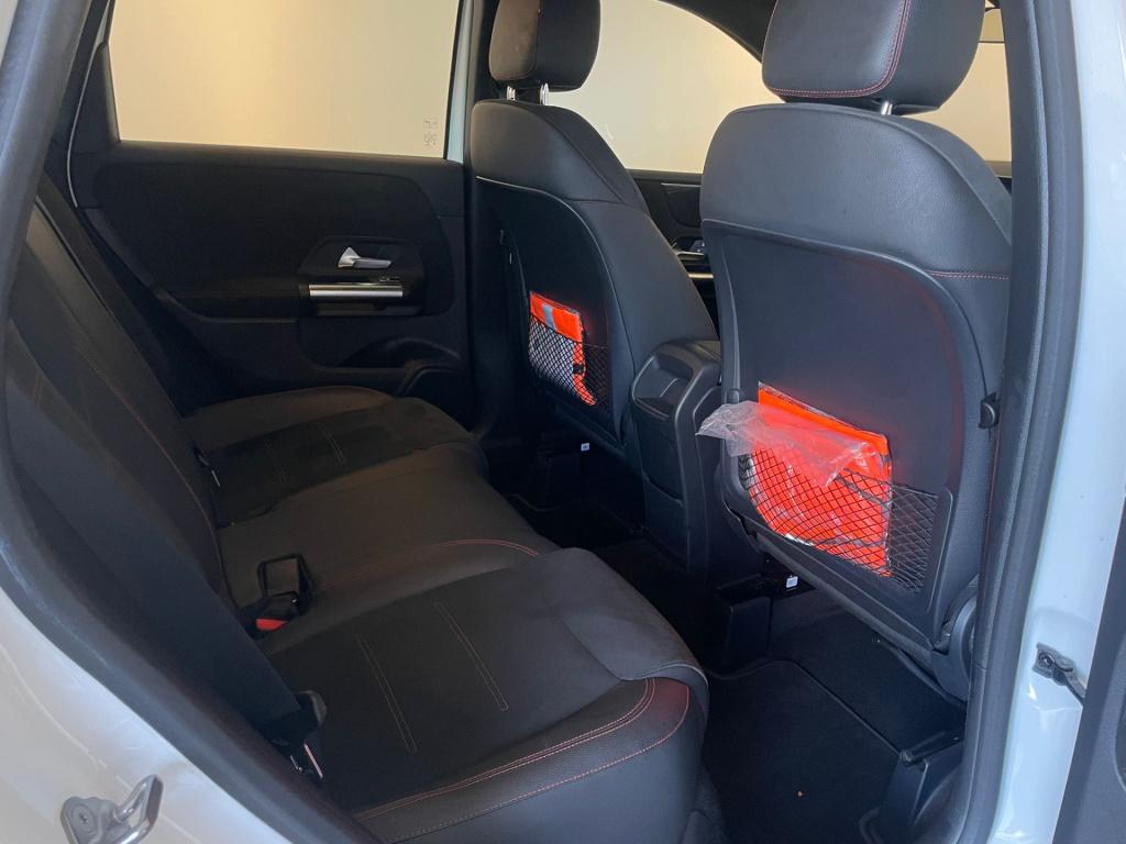 Mercedes-Benz B-Klasse 180 business solution amg