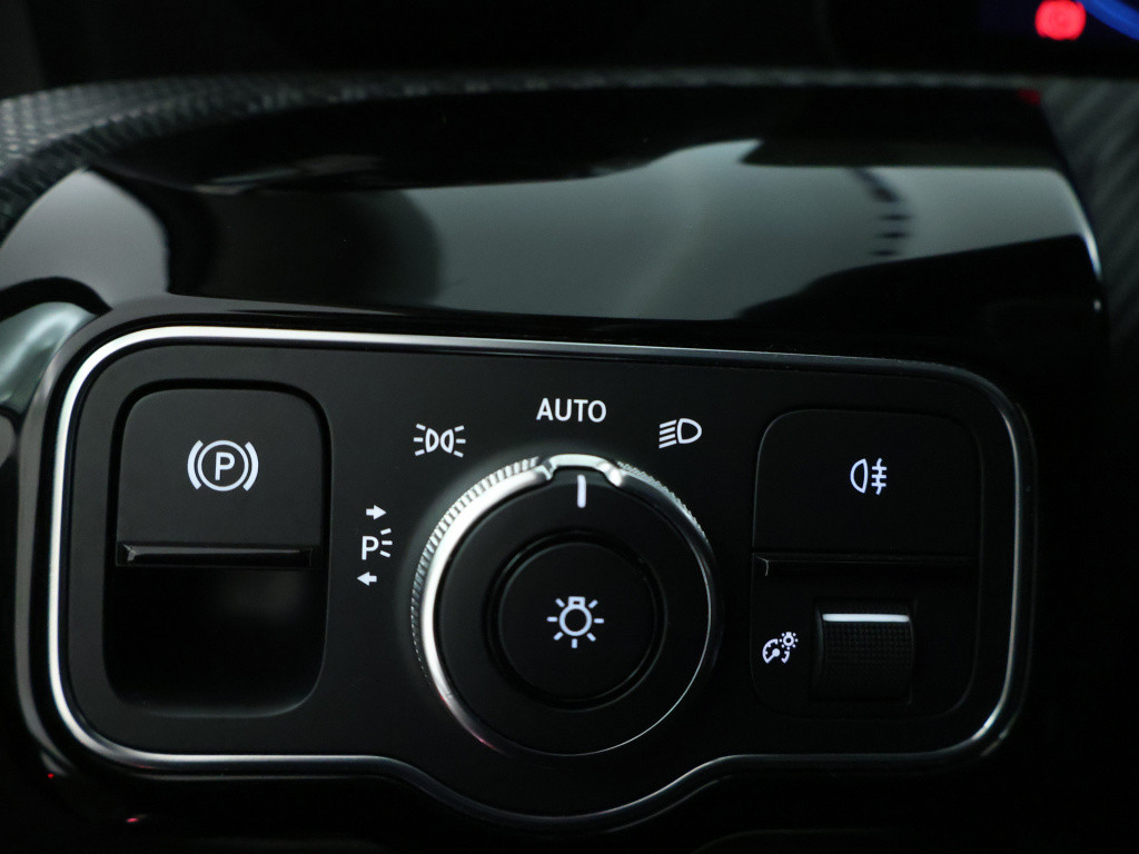 Mercedes-Benz A-Klasse 180 business solution | trekhaak | cruise control | 