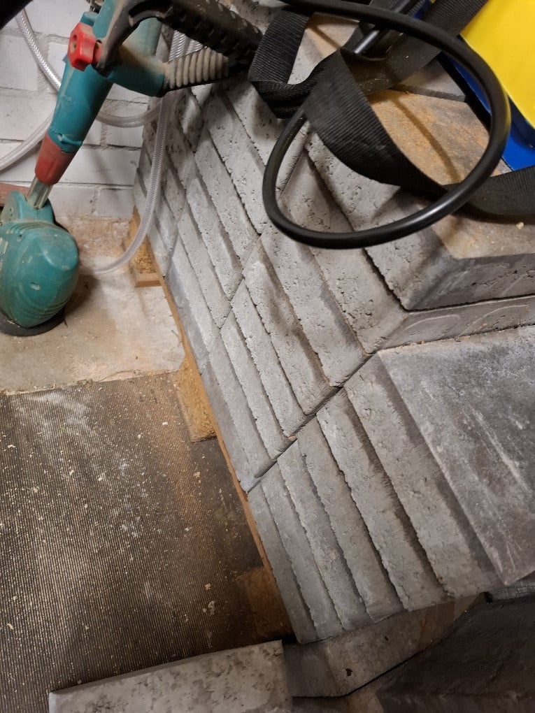 Koopje, nieuwe prijs 130 st, bestrating stenen