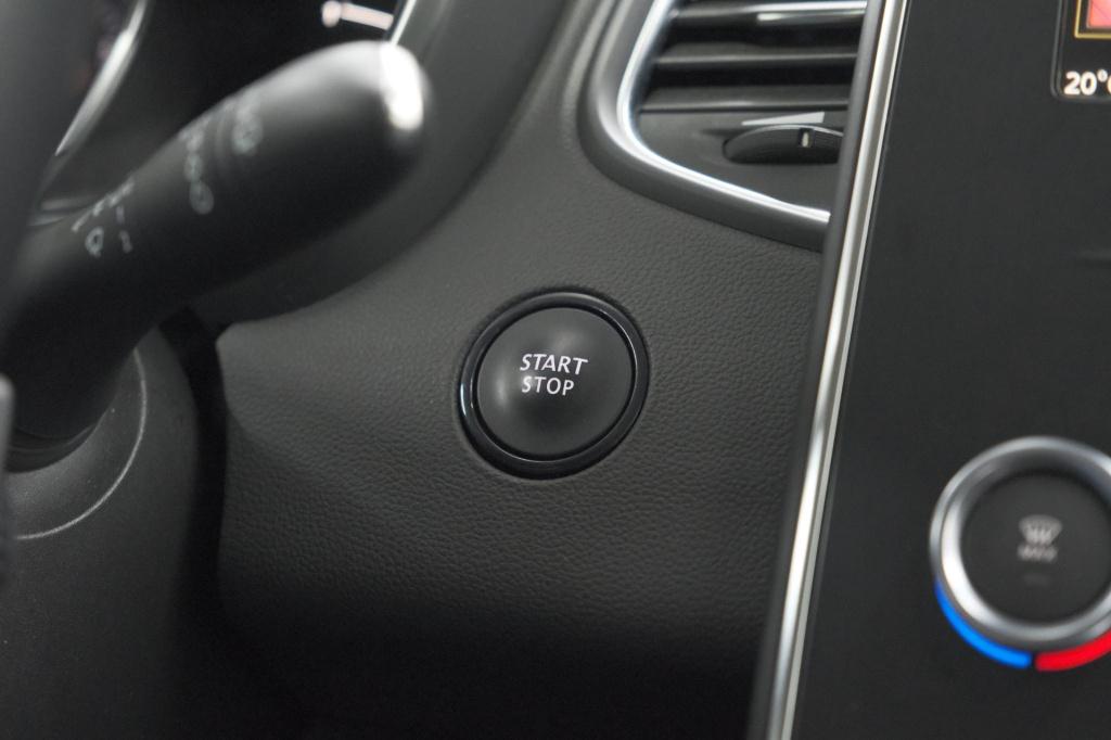 Renault Scenic tce 140 edc limited | camera | stoelverwarming | navigatie |