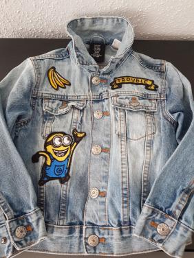Minion spijkerjasje maat 104