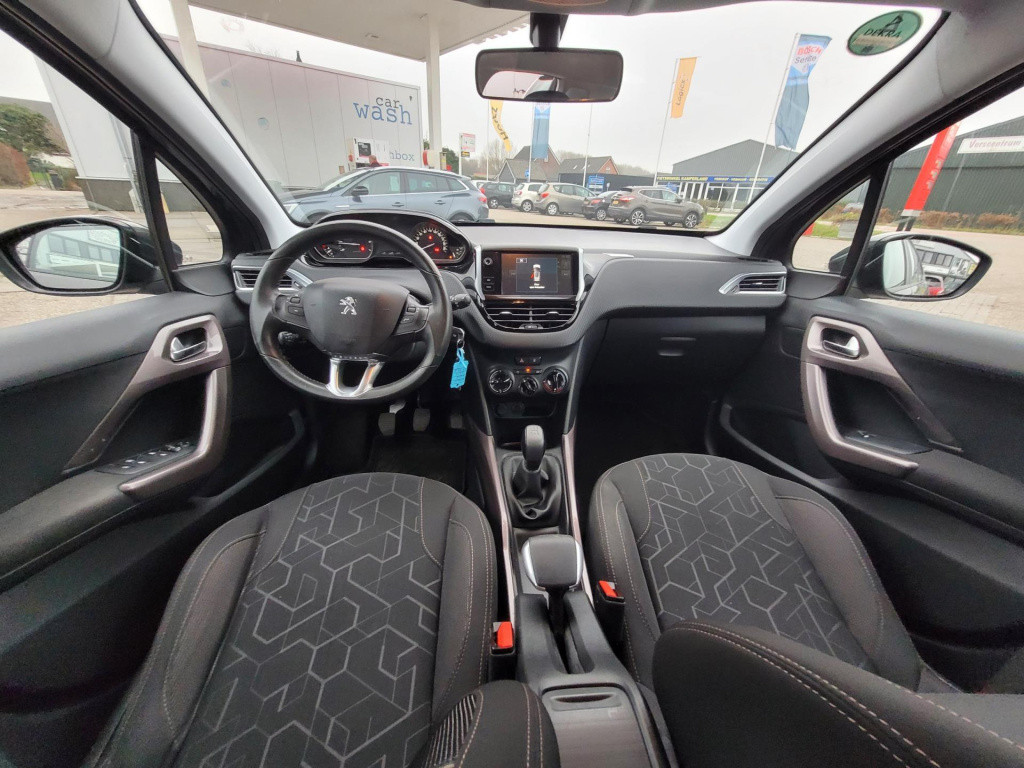 Peugeot 2008 1.2 puretech urban cross