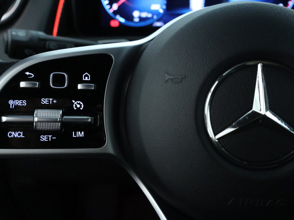 Mercedes-Benz Glb 180 business solution luxury | trekhaak | sfeerverlichtin