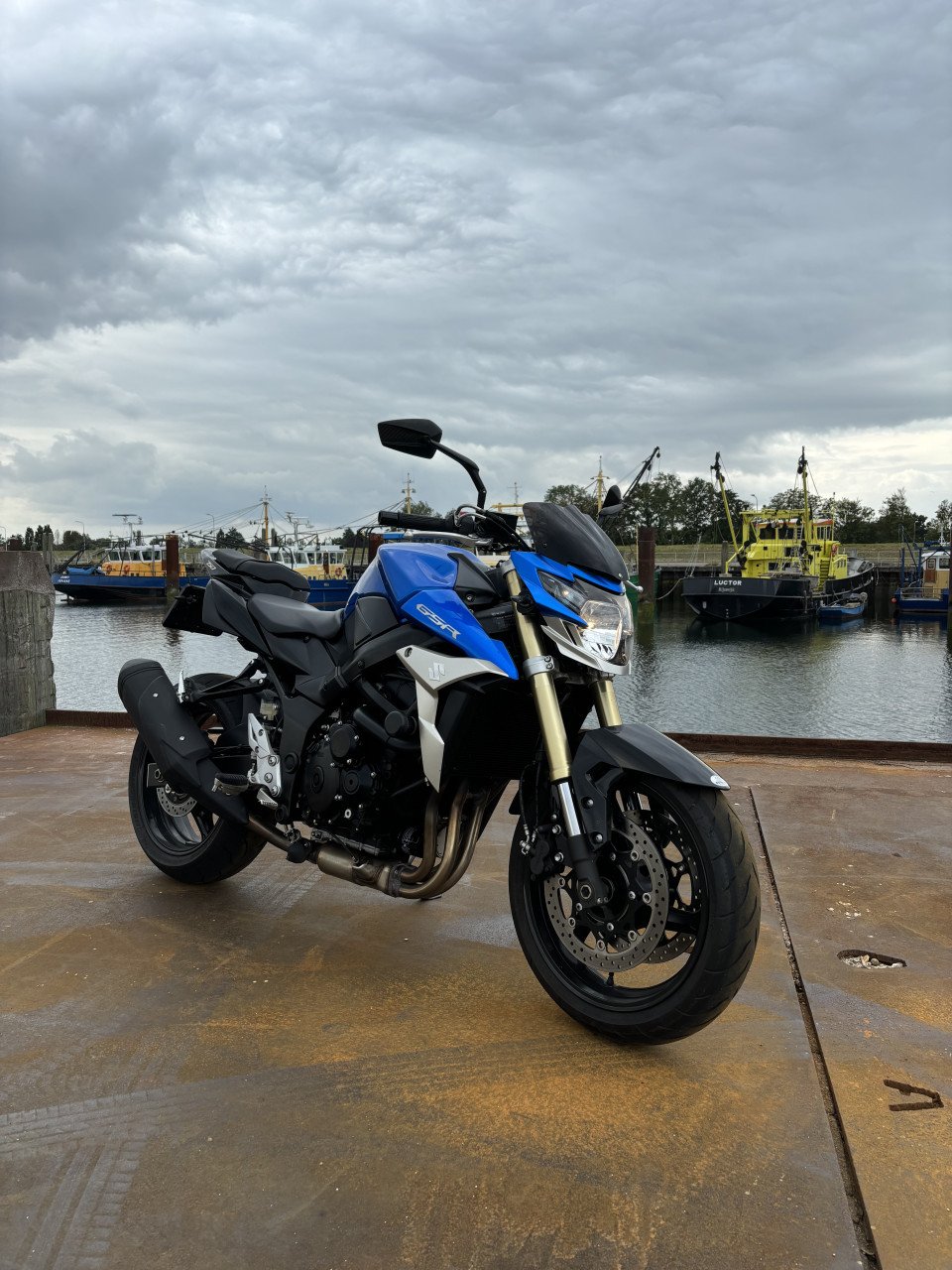Suzuki GSR 750 ABS