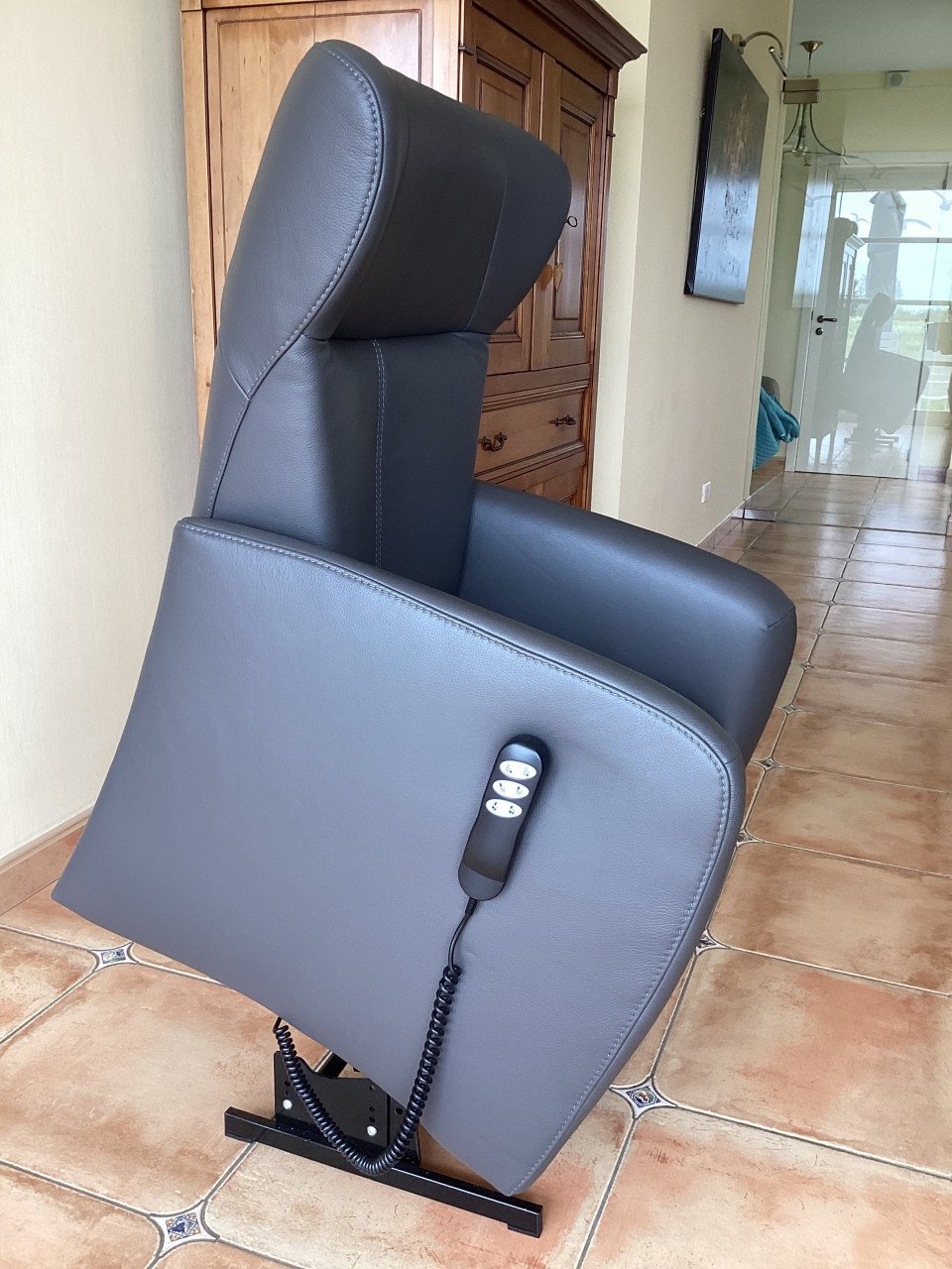Luxe Velderhof(idem Prominent)Sta-op relax Elektrische (Als nieuw)Smal