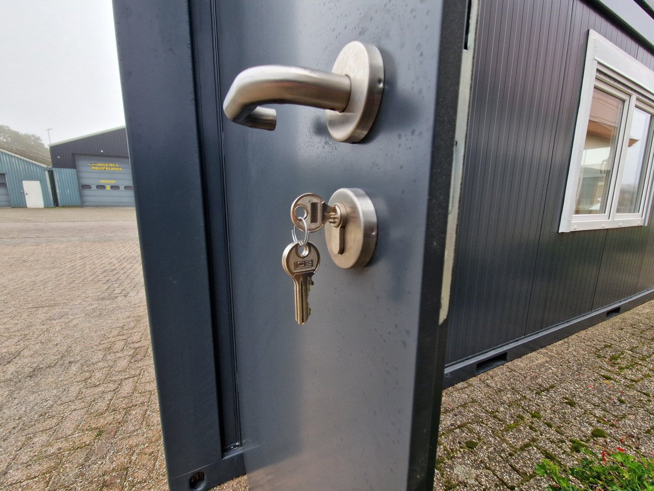 Nieuwe 6x3m kantoorunit / uitvoerderskeet met keuken en wc