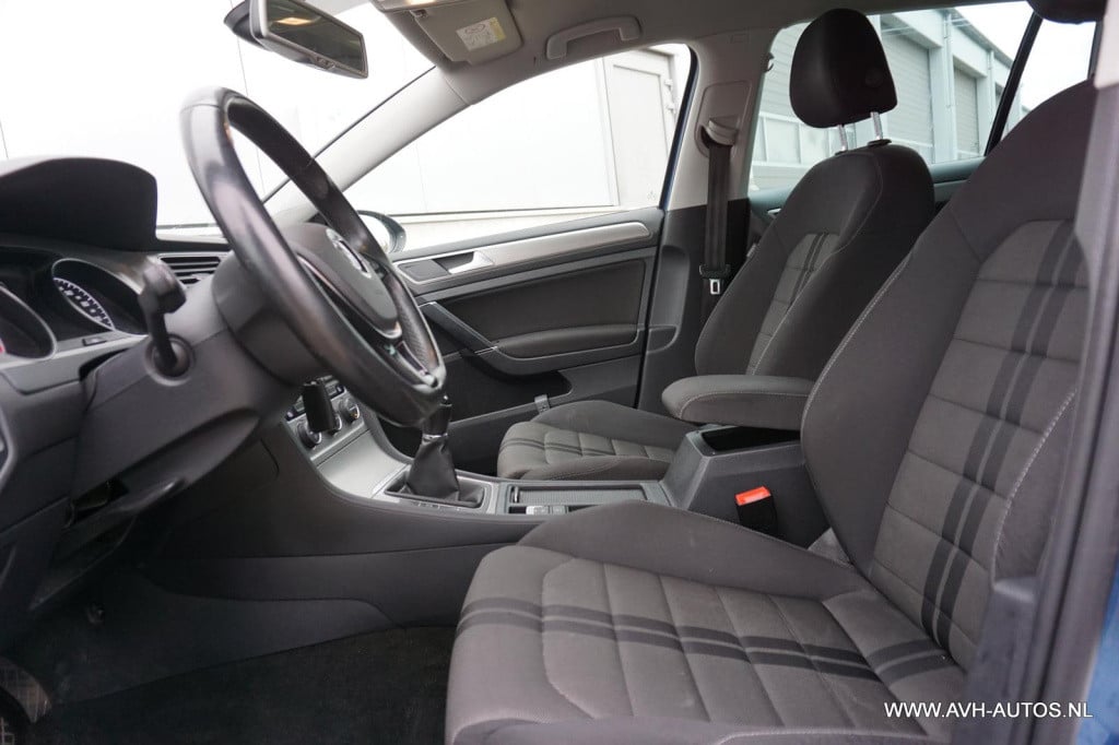 Volkswagen Golf variant 1.0 tsi business edition connected